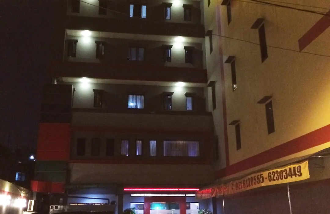Hollywood Hotel-1